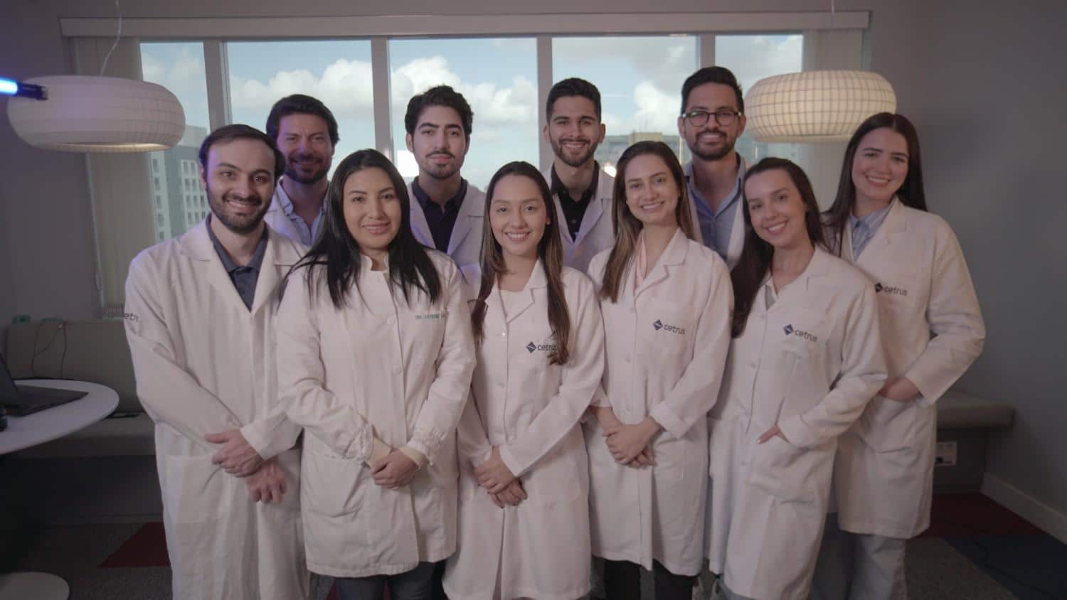 Monitores do Programa de Ultrassonografia Geral do Cetrus reunidos em grupo